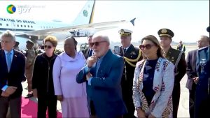 Read more about the article Presidente Lula chega à África do Sul para encontro do Brics