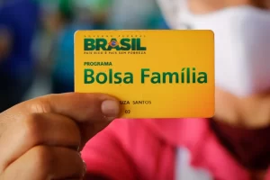 Read more about the article A partir de que horas o Bolsa Família vai cair para o NIS 7 no Caixa Tem