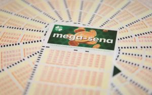 Read more about the article Mega-Sena sorteia prêmio estimado em R$ 3 milhões nesta terça-feira (12)