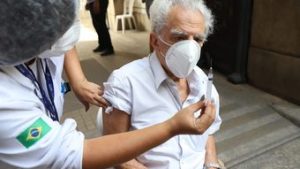 Read more about the article Envelhecimento da população vai demandar mais vacinas para idosos