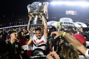 Read more about the article Luciano valoriza Dorival e ironiza diretoria do Flamengo após título: ”Obrigado por mandar embora”