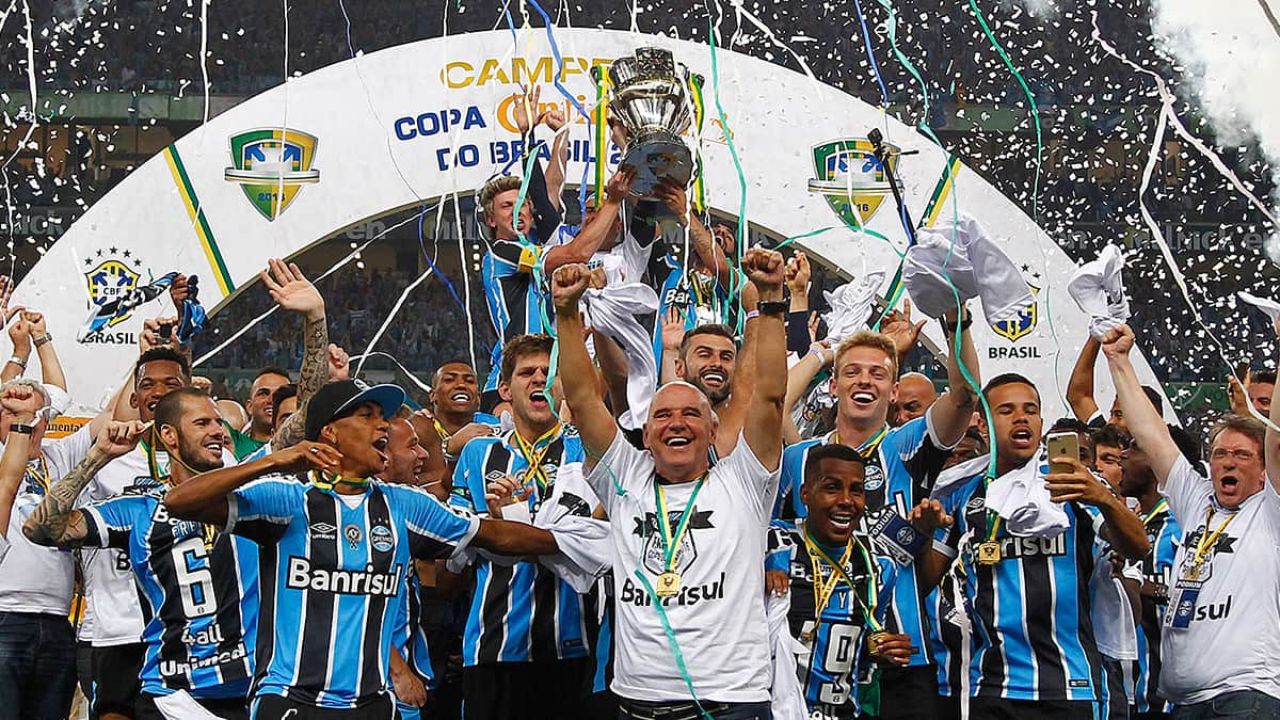 You are currently viewing Grêmio faturou quantia milionária com títulos da Copa do Brasil; confira ranking