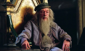 Read more about the article Morre Sir Michael Gambon, o segundo intérprete de Dumbledore na saga ‘Harry Potter’