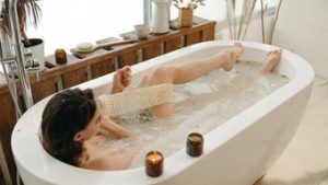 Read more about the article Transforme seu banho em um momento de autocuidado relaxante