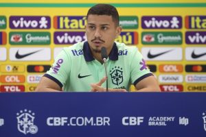 Read more about the article Diniz do Fluminense x Diniz da Seleção: André diz que há diferença nos trabalhos