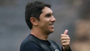 Read more about the article Cada vez mais próximo do título, Botafogo recebe o Athletico-PR pelo Brasileirão