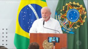 Read more about the article Presidente Lula faz radiografia no quadril, e médicos analisam recuperação