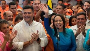 Read more about the article María Corina Machado é favorita em primárias para escolher quem vai desafiar Maduro na Venezuela