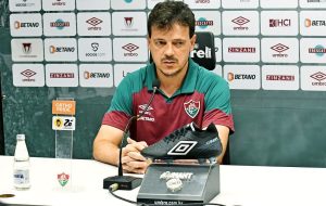 Read more about the article Técnico do Fluminense desaprova atuação no segundo tempo: “o time voltou pior”