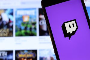 Read more about the article Em movimento inesperado, Twitch elimina uma de suas regras mais polêmicas