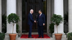 Read more about the article Biden e Xi defendem a redução das tensões em reunião nos EUA