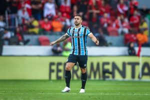 Read more about the article Grêmio encaminha renovação de contrato com lateral João Pedro