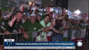 Read more about the article Torcida palmeirense comemora título do Brasileirão no entorno do estádio do Palmeiras