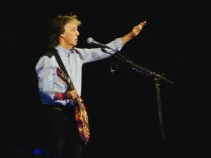 Read more about the article Paul McCartney: 5 discos para comemorar a turnê pelo Brasil