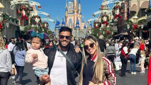 Read more about the article Hulk e Yuri Alberto aproveitam férias com a família em parque temático em Orlando; veja fotos
