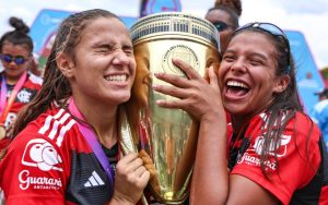 Read more about the article Flamengo encerra domingo com 2 títulos na base