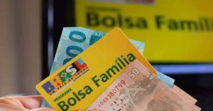 Read more about the article Bolsa Família FEVEREIRO: Mínimo de R$ 600 + EXTRAS de R$ 150, R$ 102 e R$ 50