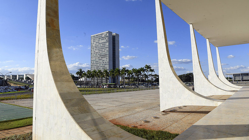 You are currently viewing Deputados da oposição querem dividir com senadores o poder de sabatinar indicados ao STF