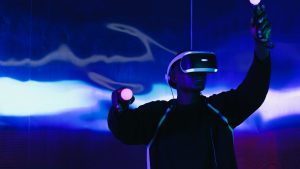 Read more about the article POLÊMICA: homem dirige carro com óculos de realidade virtual da Apple
