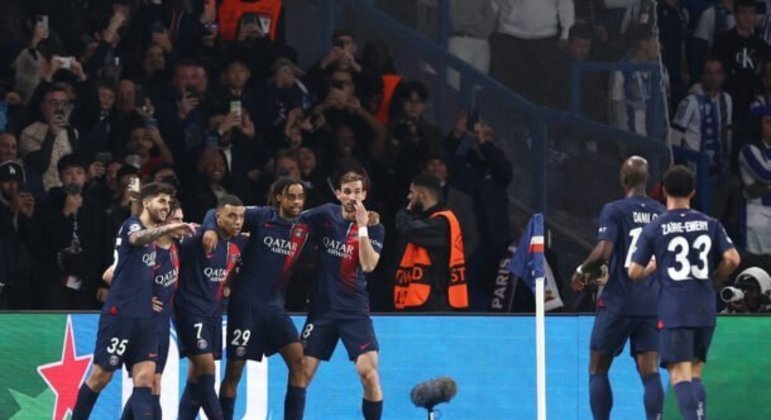 You are currently viewing PSG vence Real Sociedad e abre vantagem nas oitavas da Champions