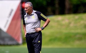 Read more about the article Escalação: Tite treina com De La Cruz como 2º volante; veja provável Flamengo para jogo com Fluminense