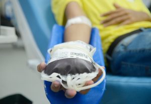 Read more about the article Pessoas com dengue devem esperar ao menos 30 dias para doar sangue, orienta Anvisa