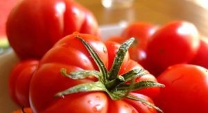 Read more about the article Tomate, batata e óleo de soja: queda de preços surpreende consumidores