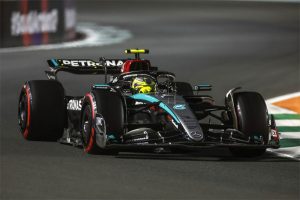 Read more about the article Hamilton garante que não está desmotivado na Mercedes