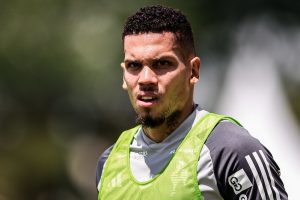 Read more about the article Paulinho sai em defesa de Vinícius Júnior e dá forte declaração